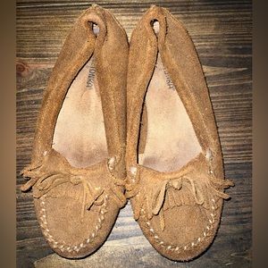 Minnetonka Women's Kilty Moccasins